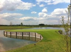 Inselgrün an Bahn 9 des Players Course bei West Golf. (Foto: Facebook.com/@westgolf)