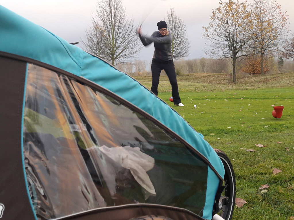 Ein Gewinn: Die Golfschläger-Kinderwagen-Konstruktion. (Foto: Maike Blankartz)