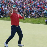 Bryson DeChambeau siegt mit großem Jubel im Stechen des Memorial Tournaments in Dublin, Ohio. (Foto: Getty)