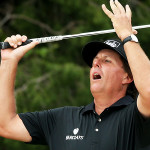 Phil Mickelson puttet auf der dritten Runde der US Open 2018 einen Ball, der sich noch in Bewegung befand. (Foto: Getty)