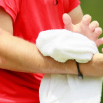 Das Handgelenk wird beim Golf ständig belastet. Das richtige Training hilft, um Schmerzen in der Zukunft vorzubeugen. (Foto: Getty)