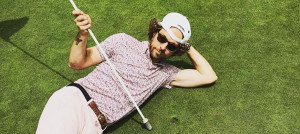 Eric Anders Lang zeigt in seiner Show "Adventures in Golf" die entlegendsten Orte und spannendsten Menschen rund um den Golfsport. (Foto: Twitter.com/EricAndersLang)