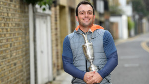 Francesco Molinari mit der Claret Jug. Die Sieges-Trophäe der Open Championship. (Foto: Getty)