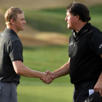 Adam Long (links) schnappt Phil Mickelson den Sieg vor der Nase weg. (Foto: Getty)