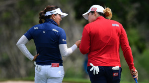 Ariya Jutanugarn (rechts), ein weiterer Name auf der Liste, der in Regelkontroversen verstrickten Spieler und Spielerinnen. (Foto: Getty)