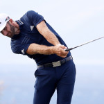 Dustin Johnson hat den Punkt des Kontakts zwischen Schläger und Ball auch lange nach dem Treffmoment noch im Blick. (Foto: Getty)