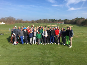 Bei herrlichem Wetter und gutem Golfspiel fanden sich die Mitglieder des GC Bad Saarow zusammen. (Bildquelle: GC Bad Saarow)