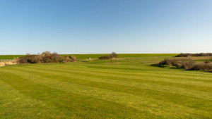 Bald kann es richtig losgehen! Die Fairways haben jetzt ihren 1st Cut bekommen. (Bildquelle: GC Insel Langeoog)