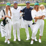Rory McIlroy (2.v.l.) und Alex Noren (3.v.r.) mit ihren Familien beim Par-3-Contest des US Masters. (Foto: Getty)