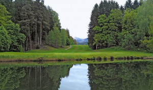 Einzigartiges Ambiente auf der Bahn 16 des GC Finkenstein. (Foto: Pressegolf)