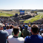 Die Zuschauer am ersten Tee beim Ryder Cup 2018. (Foto: Getty)
