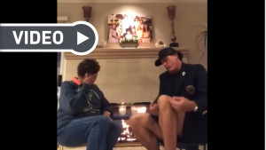 Phil Mickelson begrüßt seine Mutter als besonderen Gast bei "Phireside mit Phil". (Foto: Twitter.com/PhilMickelson)