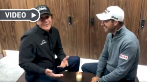 In dieser Ausgabe von "Phireside with Phil" erzählt Padraig Harrington, wieso er in Zukunft besser nicht mehr mit Phil Mickelson wetten sollte. (Foto: Twitter / Phil Mickelson)