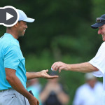Der Masters-Sieger Tiger Woods und sein Caddy Joe LaCava beantworten die beliebtesten Fragen der Fans im Video. (Foto: Getty)