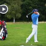 Fabian Bünker erklärt, wie man richtig durch den Ball schwingt. (Foto: YouTube / Golf in Leicht)