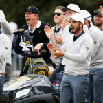 Das internationale Team feuert die eigenen Spieler an. (Bildquelle: Getty)