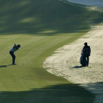 Das Spiel von Licht und Schatten erschwert die Sicht. Ein Blick auf die Golfverbund-Landschaft. (Foto: Getty)