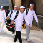 Sergio Garcia mit Ping Schlägern in Abu Dhabi. (Foto: Getty)