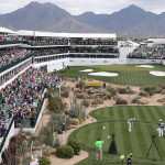 In das Stadion am 16. Loch des TPC Scottsdale passen rund 25.000 Zuschauer. (Foto: Getty)