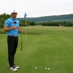 Golftraining mit Silas Wagner - Was es beim Putten zu beachten gilt, um Dreiputts zu vermeiden. (Foto: YouTube/Screenshot)