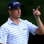 Dort soll es hingehen: Justin Thomas zeigt nach oben. (Foto: Getty)