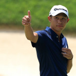 Daumen hoch! Collin Morikawa führt auf der PGA Tour. (Foto: Getty)