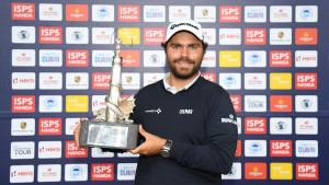 Romain Langasqe feiert seinen Premierensieg auf der European Tour (Foto: Getty)