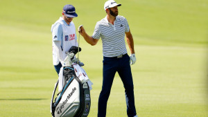 Dustin Johnson greift zu TaylorMade - doch zu welchen Schlägern genau? (Foto: Getty)