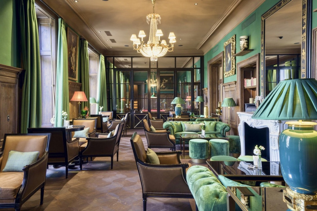 Foto Grand Hotel Kronenhof: Cigar Lounge mit anschließendem Billard-Tisch