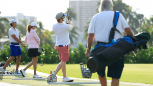 Ein Blick auf eine Driving Range in Amerika: Golf mit Abstand und Maske. (Foto: Getty)