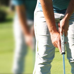 Es gibt verschiedene Puttgriffe, wie Patrick Emery zeigt. (Foto: Emery)