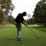 Bryson DeChambeau feuert den Ball beim Abschlag (Foto: Getty)