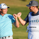 Callum Shinkwin feiert mit seinem Caddie den ersten Titel auf der European Tour. (Foto: Getty)