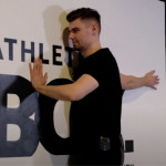 Simon Tholl, Sportwissenschaftler bei Daniel Philipp Personal Training, trainiert Deine Beweglichkeit im Lockdown. (Foto: Golf Post)