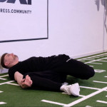 Simon Tholl, Sportwissenschaftler bei Daniel Philipp Personal Training, trainiert Deine Beweglichkeit im Lockdown. (Foto: Golf Post)