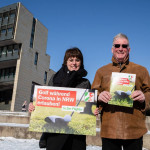 Ute und Franz Ludwig Schulze Kersting vor dem Düsseldorfer Landtag. (Foto: Golfplatz Werne)