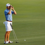 Justin Thomas prüft die Entfernung zur Fahne. (Foto: Getty)