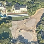 Diese Luftaufnahme zeigt das Anwesen des Superstars. Es sind eindeutig Bauarbeiten zu erkennen. (Foto: @dakotaatkinson/twitter)