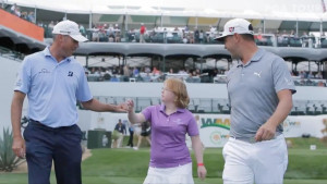 Amy Bockerstette mit Matt Kuchar und Gary Woodland. (Foto: Twitter.com/PGATour)