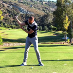 Lukas Eisinger erklärt in seinem Video, wie du mit dem richtigen Hand-Arm-System deinen Schwung verbessern kannst. (Foto: Birdietrain)