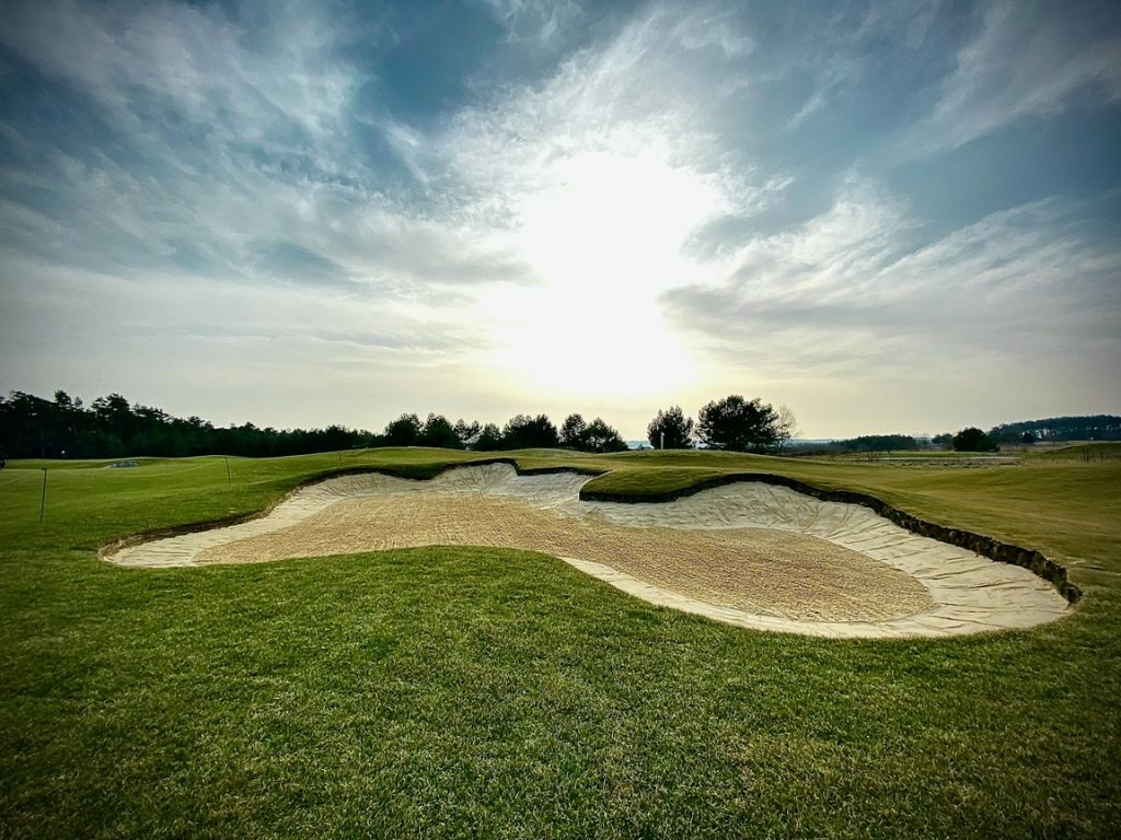 Gelungene Neugestaltung aller Bunker. (Foto: WINSTONgolf)