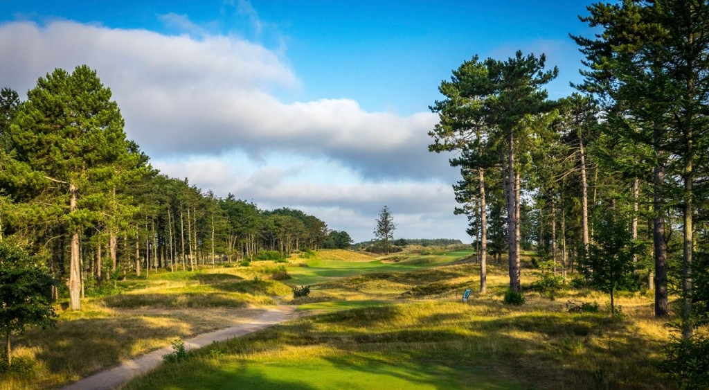 Beeindruckende Bahn: Abschlag der blauen Drei. (Foto: Golfclub Föhr)