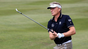 Bernhard Langer im Podcast seines Sponsors Mercedes-Benz. (Foto: Getty)