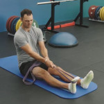 Dehnübungen mit dem Band gehören für Martin Kaymer zur Routine nach der Runde. (Foto: twitter.com/EuropeanTour)