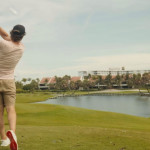 Erik Lang spielt in Palm Beach Par 3s. (Foto: Youtube/ @skratch)