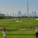 Einer der spektakulärsten Abschläge der Welt: Loch 5 auf dem Dubai Hills Golf Club (Quelle: golf&more travel)
