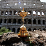 Der Pokal des Ryder Cups vor dem Kolosseum in Rom. (Foto: RyderCup/Twitter)
