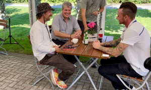 Spaß bei der Arbeit: Deutschland-Besucher Erik Anders Lang, Golflehrer Kevin Kunze und der Autor. (Foto: Michael F. Basche)