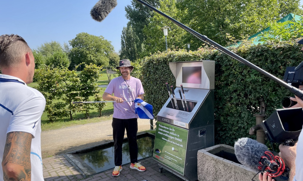 Golf-Abenteurer: Mit Erik Anders Lang wird selbst Schlägerreinigen zum Ereignis. (Foto: Michael F. Basche)