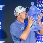 Ein Kuss für die Trophäe: Sepp Straka feiert seinen ersten Sieg auf der PGA Tour. (Foto: Getty)
